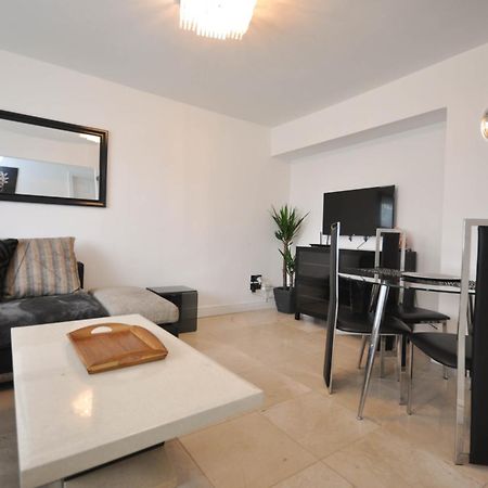 Modern 2 Bed Apartment ルートン エクステリア 写真