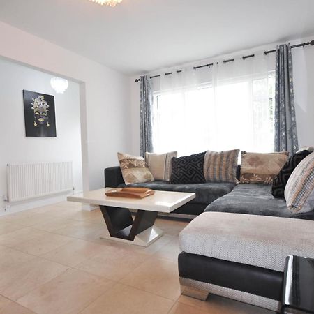 Modern 2 Bed Apartment ルートン エクステリア 写真