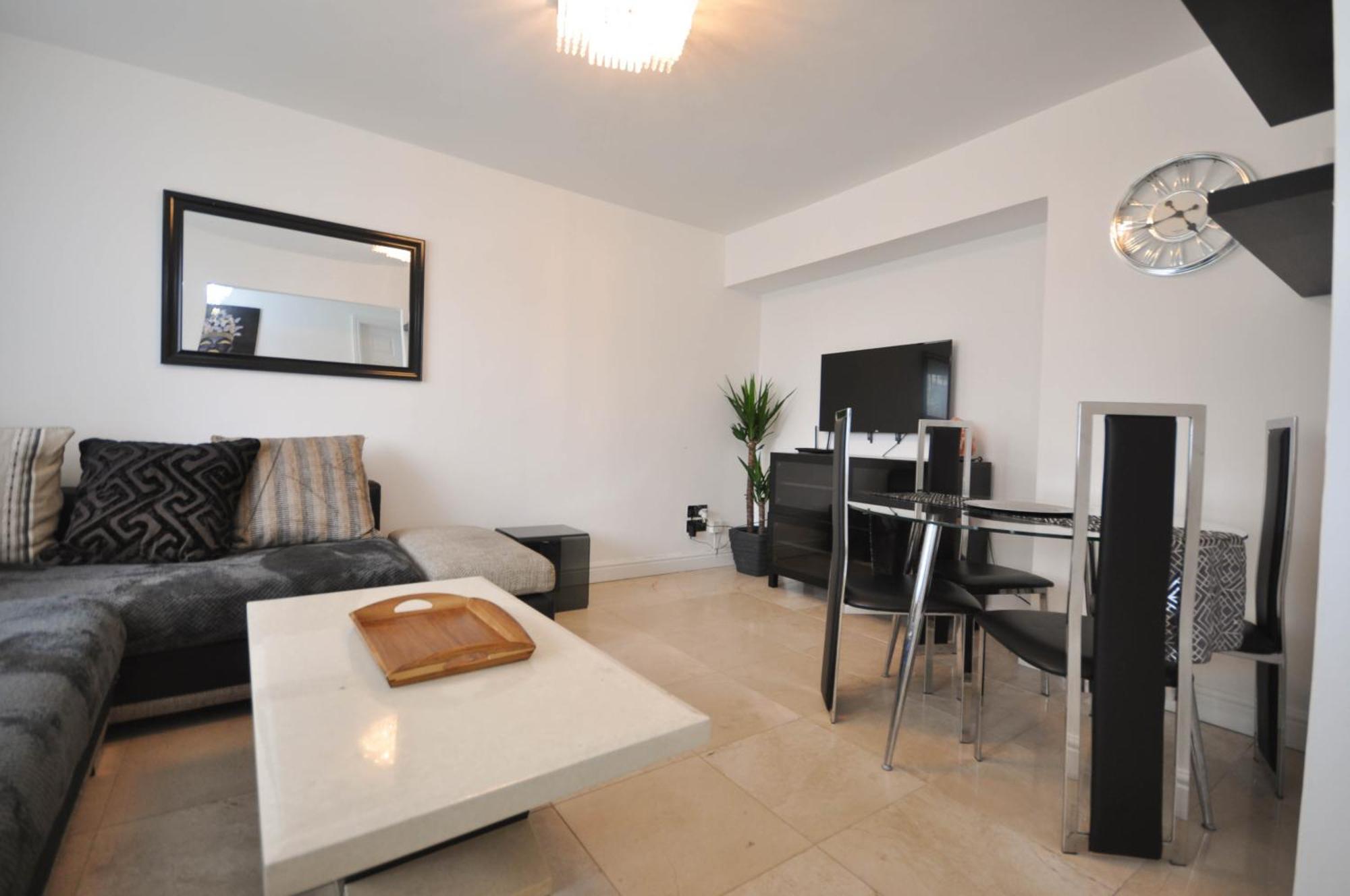 Modern 2 Bed Apartment ルートン エクステリア 写真