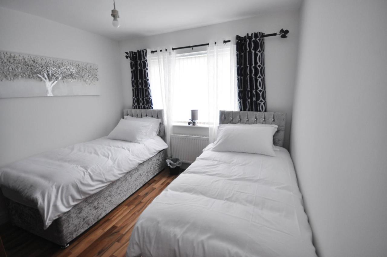 Modern 2 Bed Apartment ルートン エクステリア 写真
