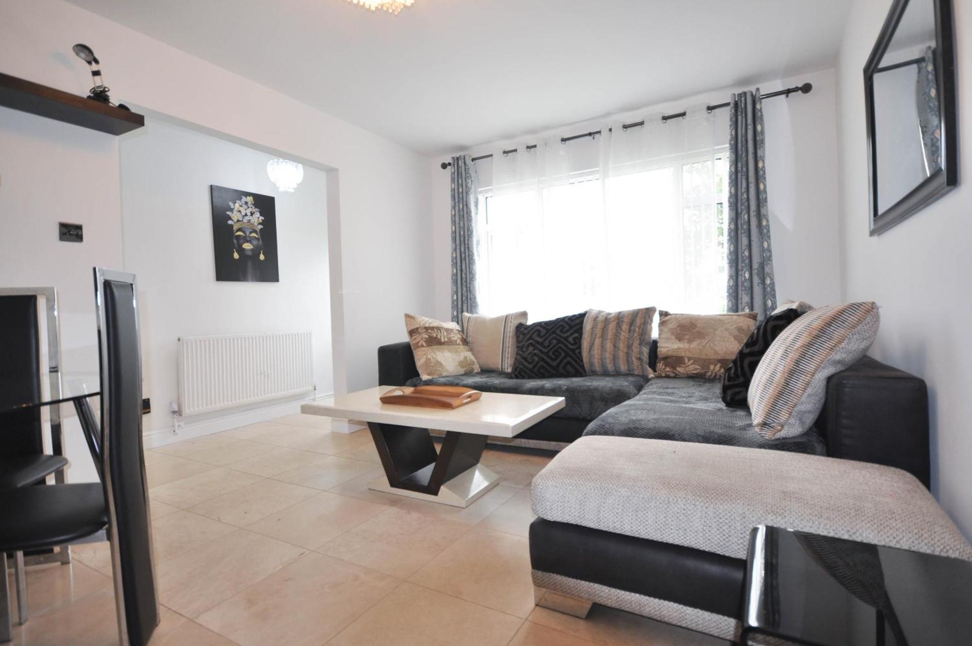 Modern 2 Bed Apartment ルートン エクステリア 写真
