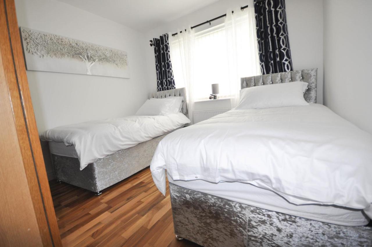 Modern 2 Bed Apartment ルートン エクステリア 写真