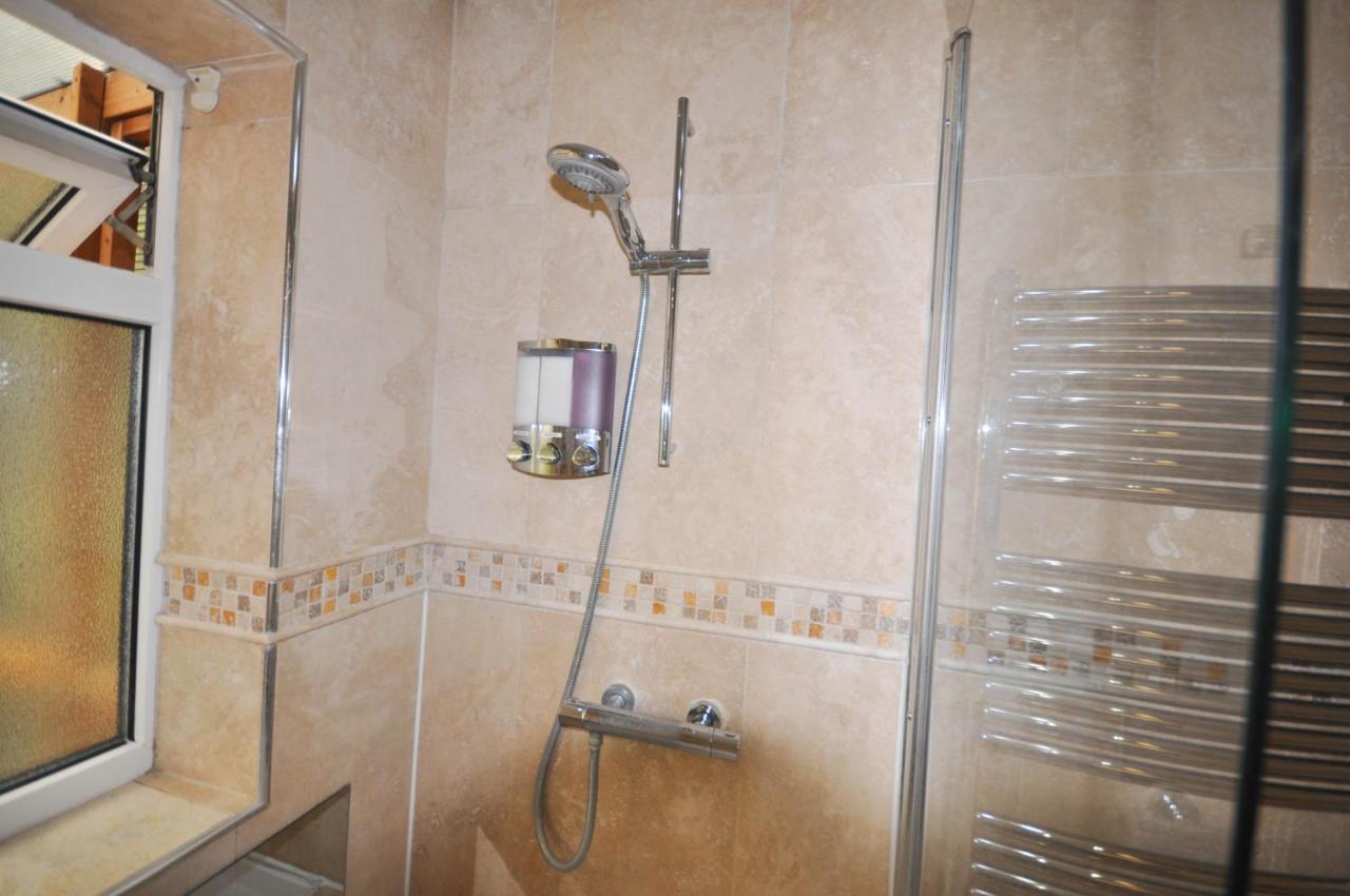 Modern 2 Bed Apartment ルートン エクステリア 写真